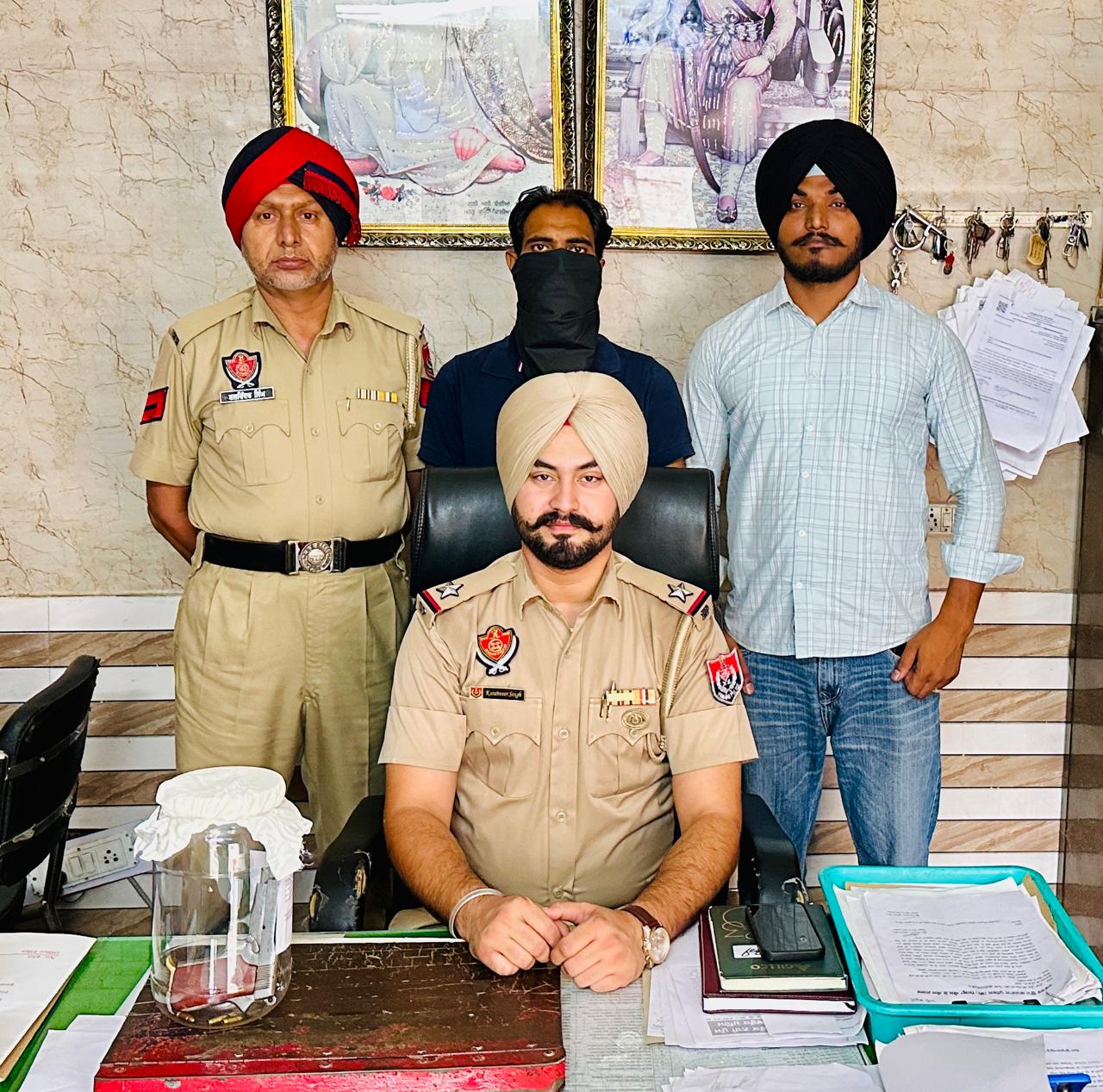सीआईए स्टाफ ने .32 बोर की अवैध पिस्तौल के साथ 03 जिंदा कारतूस बरामद किए